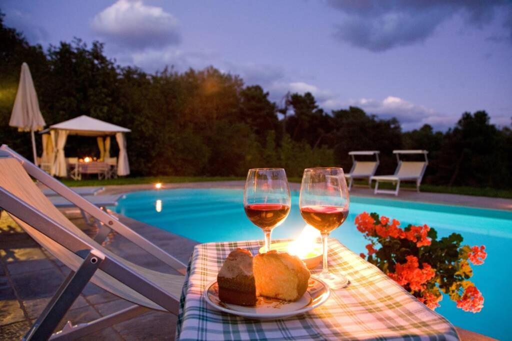 Villa Liz Tuscany, Private Pool, Hot Tub, Property Fenced, Pets Allowed Poppi Esterno foto