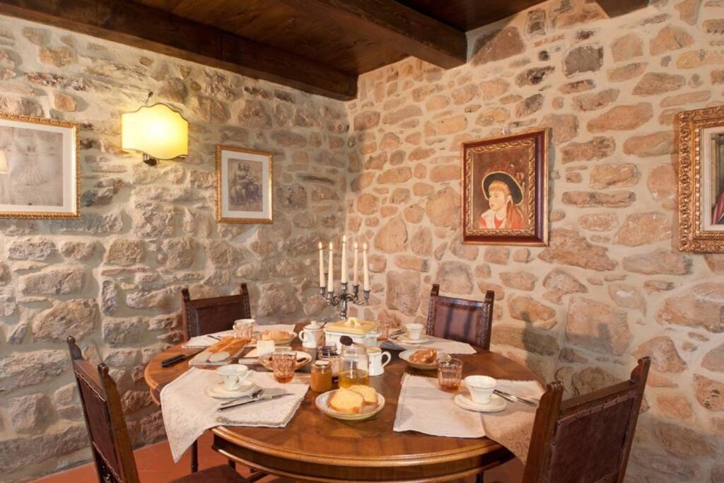 Villa Liz Tuscany, Private Pool, Hot Tub, Property Fenced, Pets Allowed Poppi Esterno foto